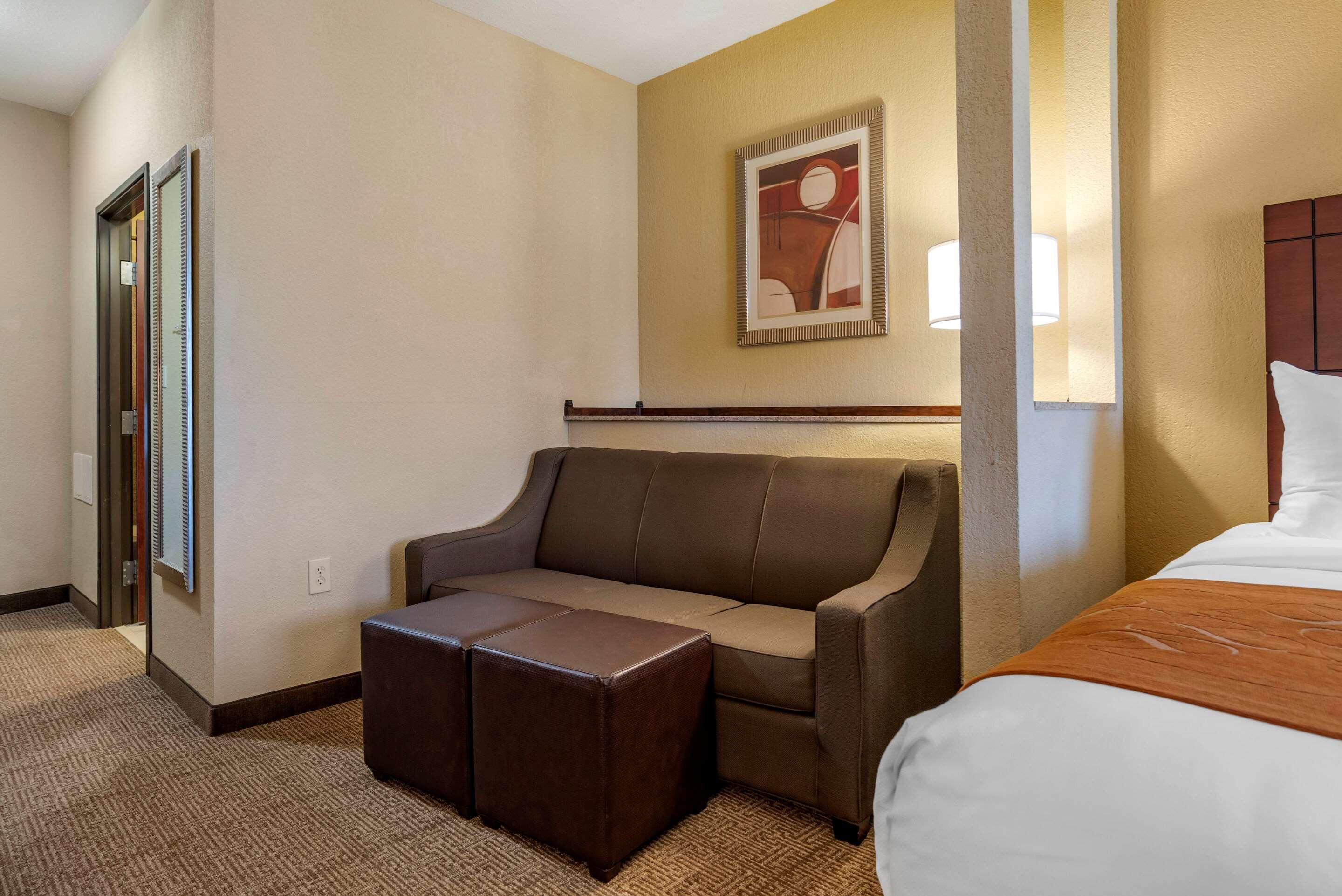 Comfort Suites Airport South Montgomery Esterno foto