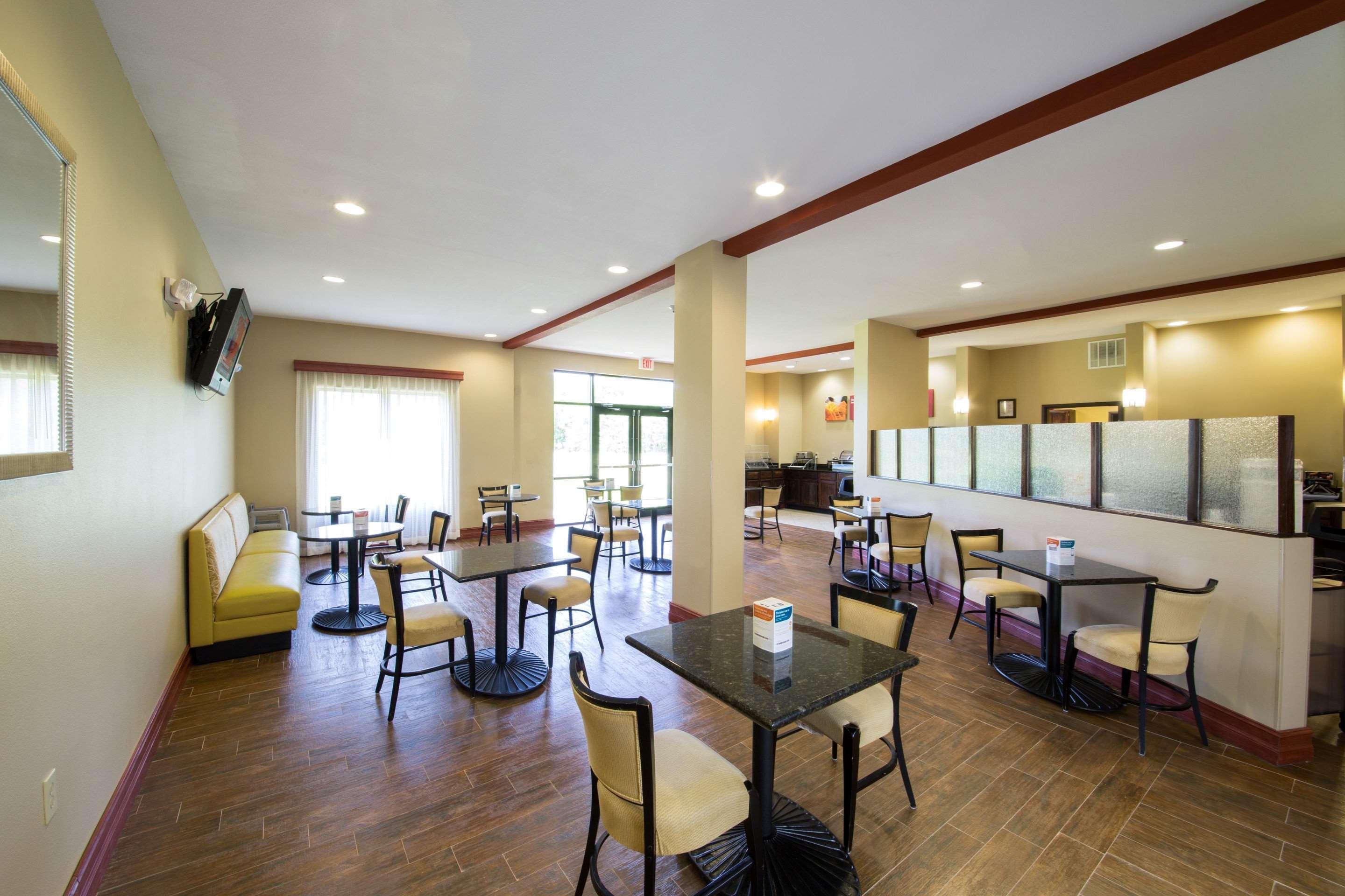 Comfort Suites Airport South Montgomery Esterno foto