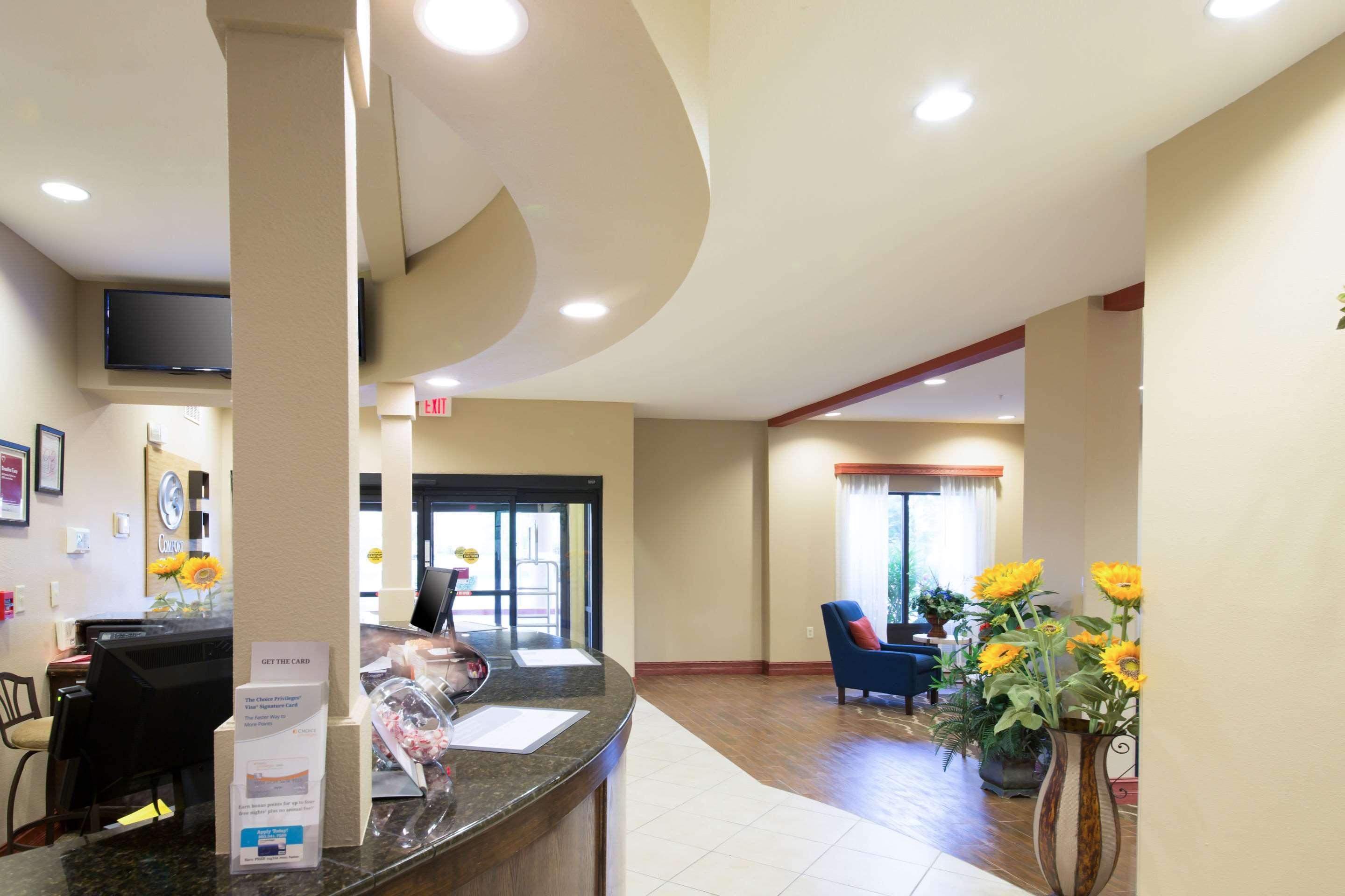 Comfort Suites Airport South Montgomery Esterno foto