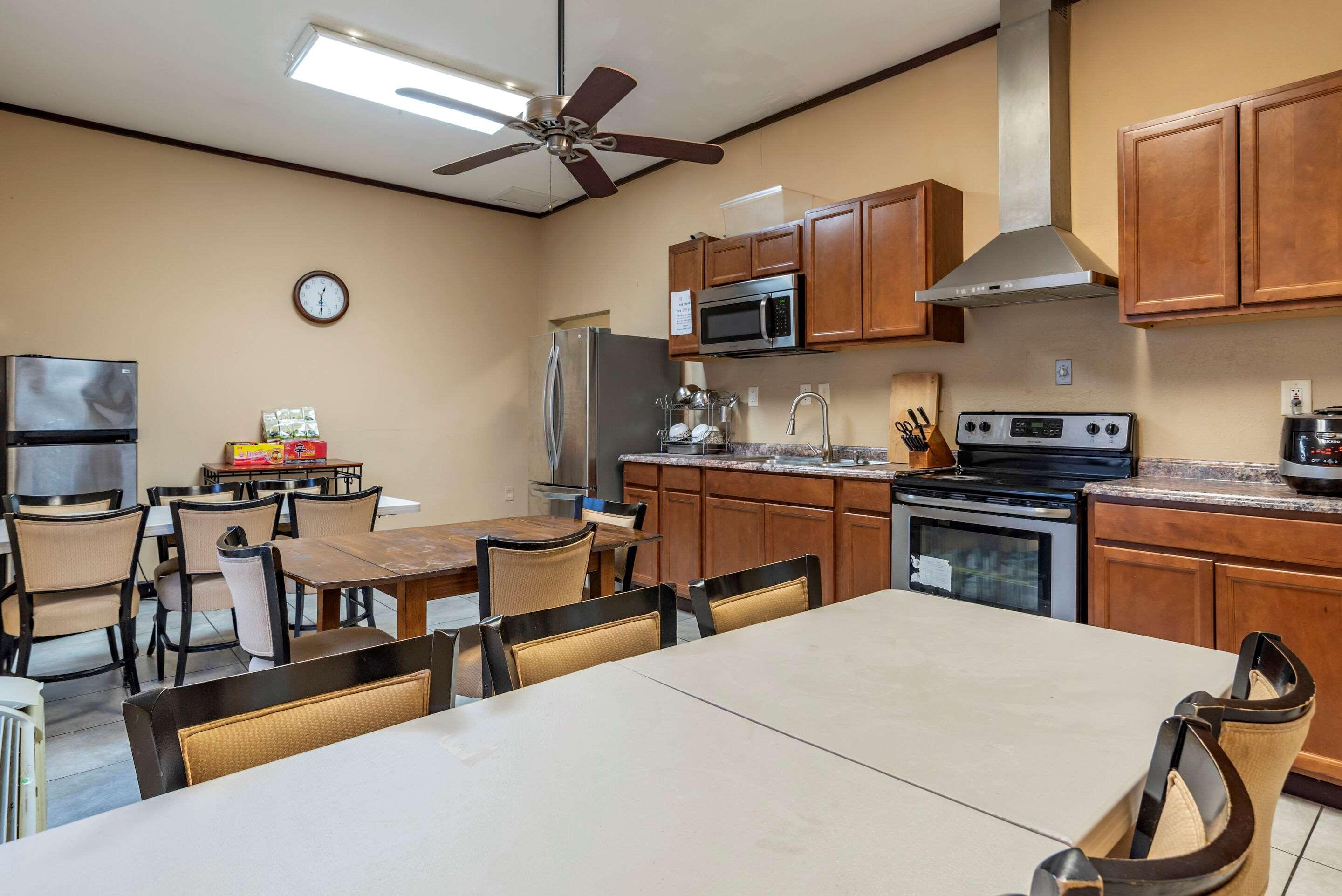 Comfort Suites Airport South Montgomery Esterno foto
