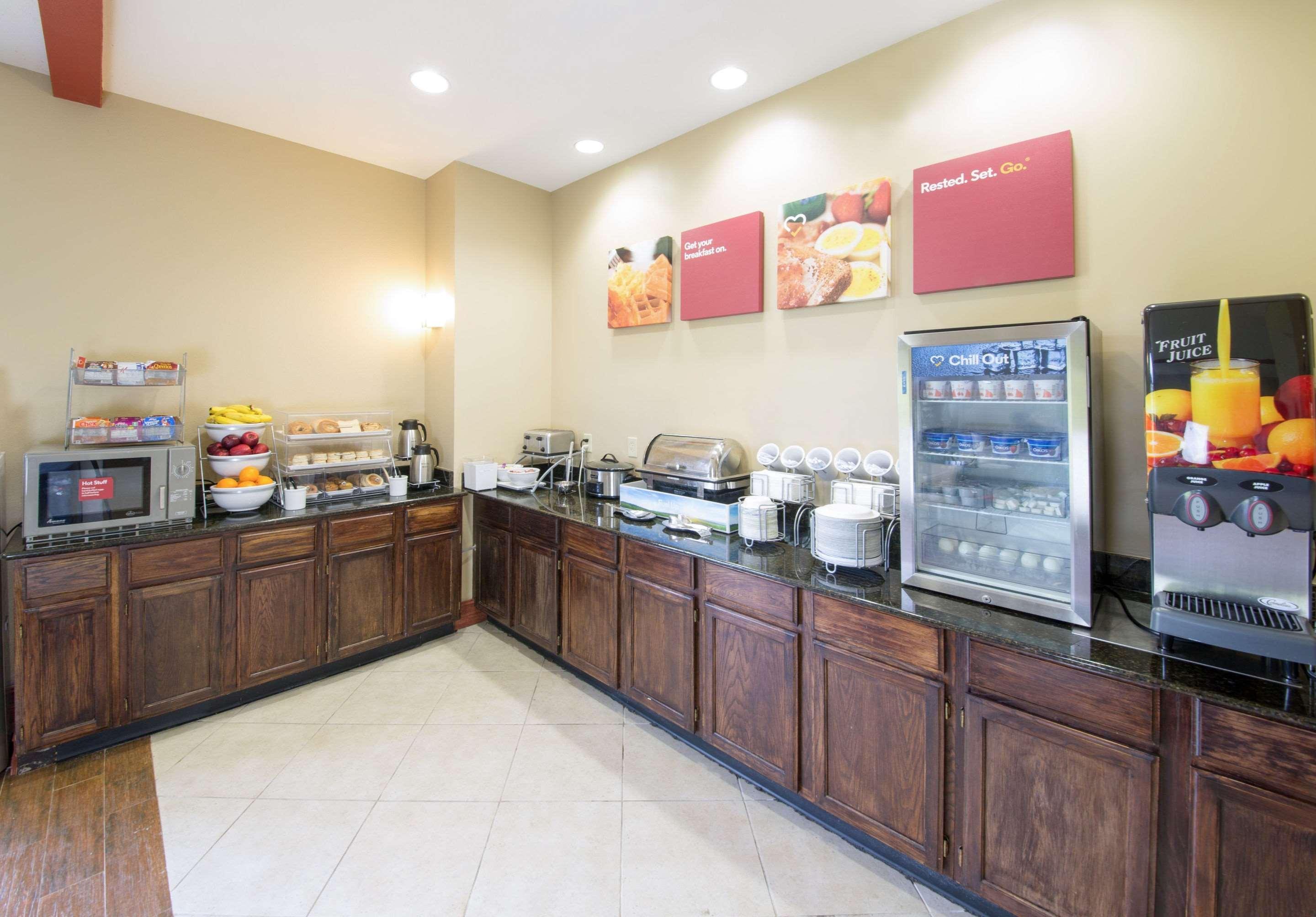 Comfort Suites Airport South Montgomery Esterno foto
