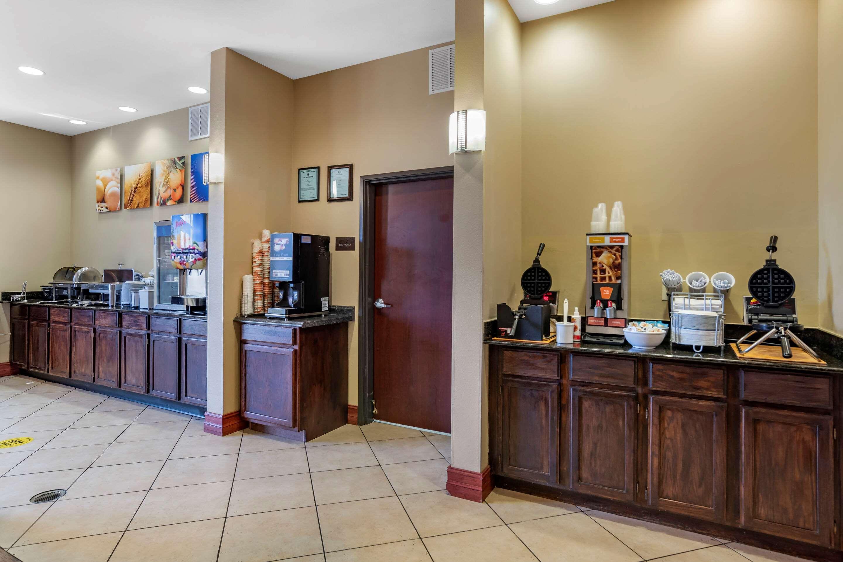 Comfort Suites Airport South Montgomery Esterno foto