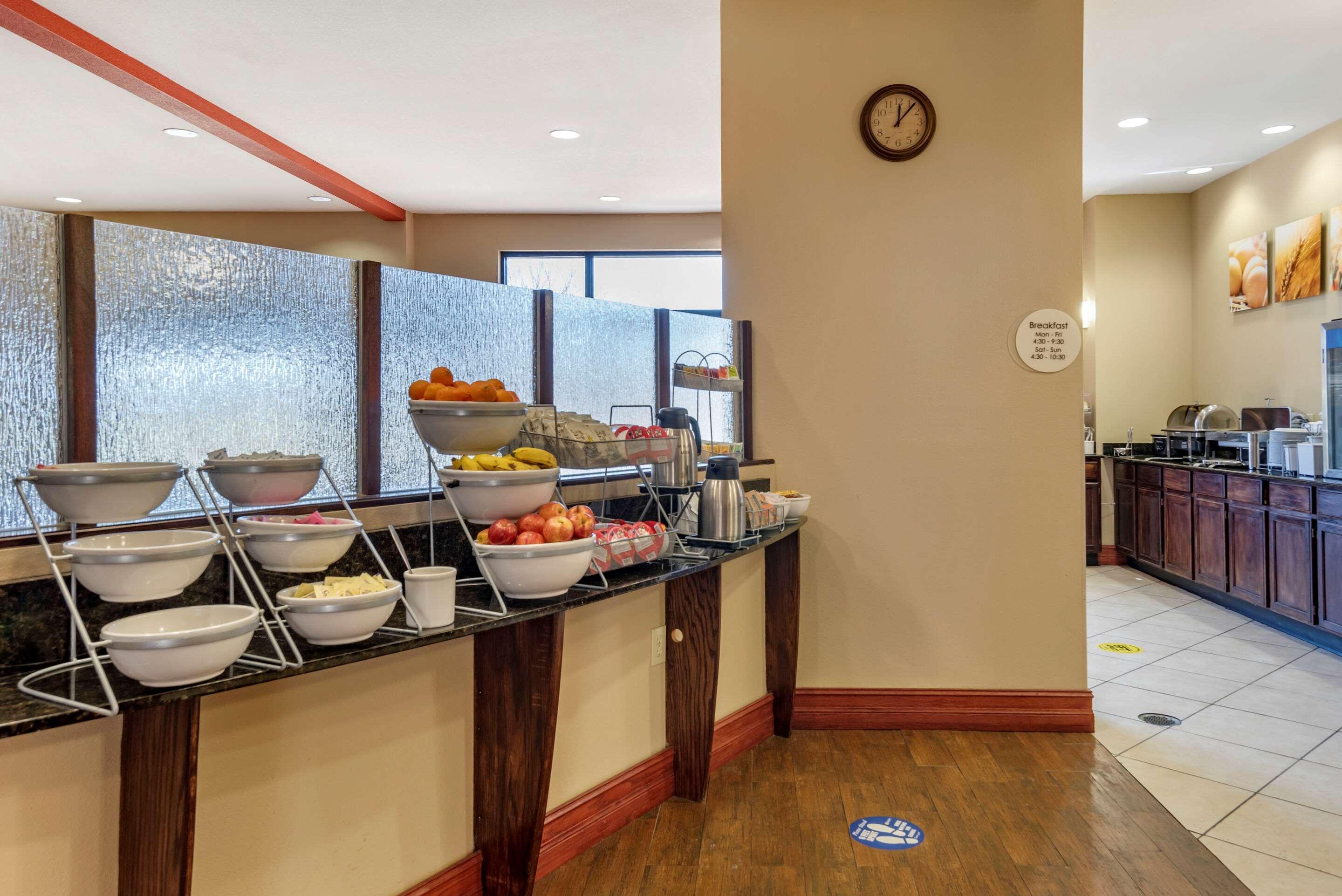 Comfort Suites Airport South Montgomery Esterno foto