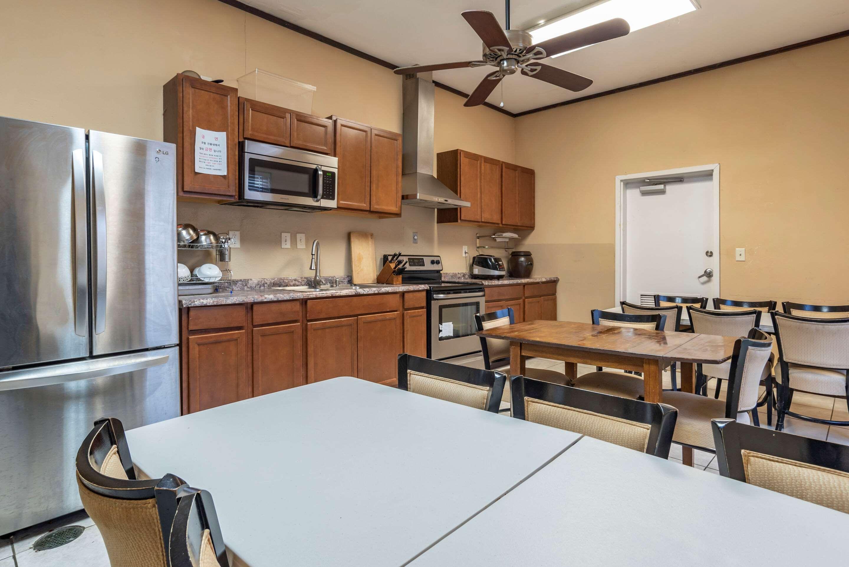 Comfort Suites Airport South Montgomery Esterno foto
